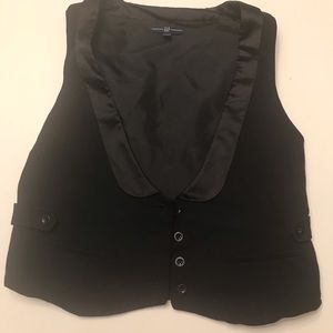 Gap cropped vest